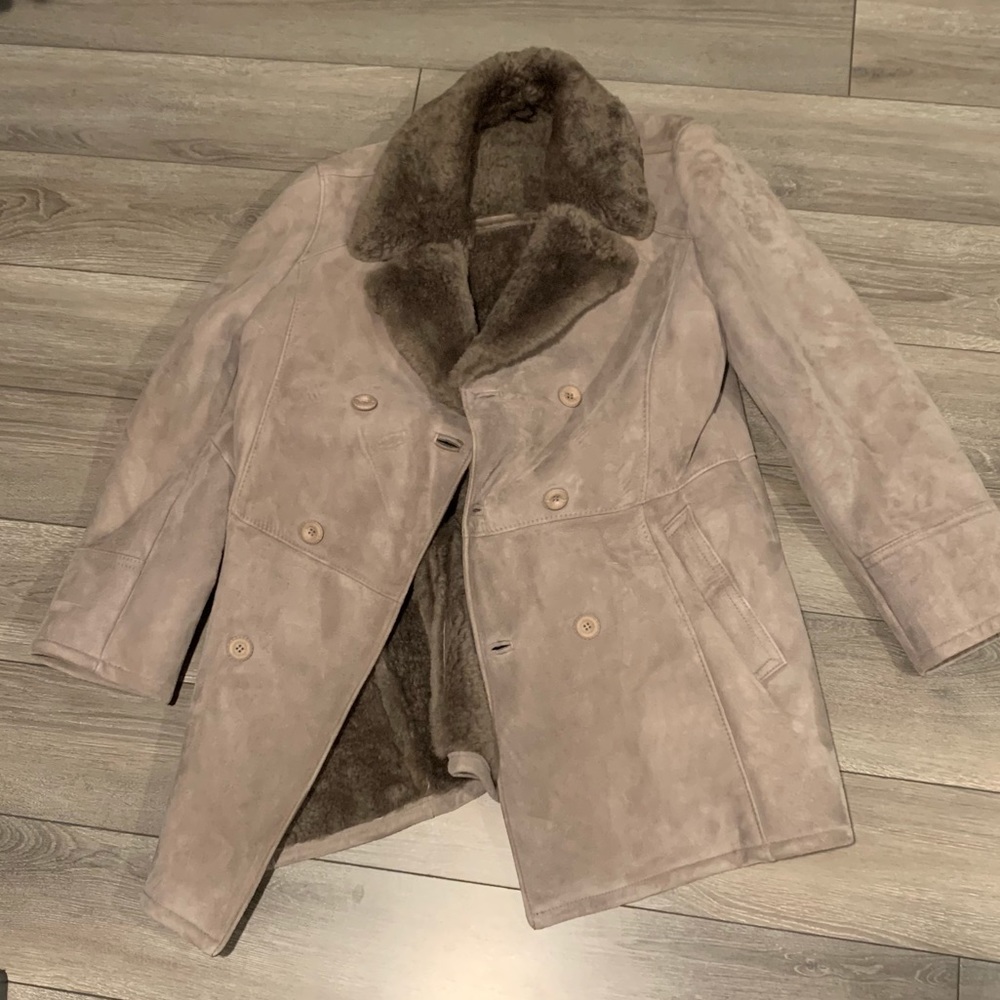 Gorgeous Super Cozy REAL Mountain Lamb Coat 🐏